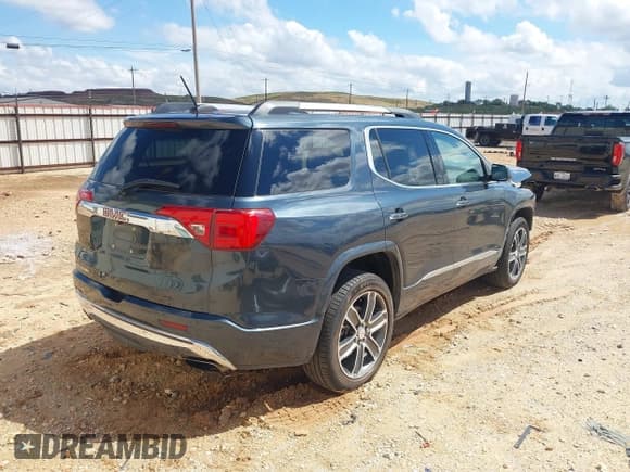 ✅ 2019 GMC Acadia Denali • VIN: 1GKKNPLS5KZ156408 • Lot: 43296780. Listed on IAAI with 83,923 mi. Free auction sales archive from the USA and detailed vehicle history report at DreamBid. Image 4.