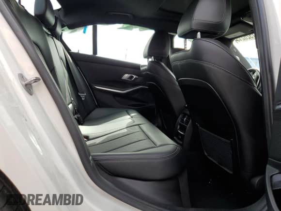 2022 BMW 3 Series 330i z VIN 3MW5R1J02N8C22890, wystawiony jako Copart lot #81526215 z przebiegiem 37 878 mil mil oraz Szkoda całkowita • Salvage title. Historia ofert i sprzedaży dostępna na DreamBid. Obrazek 10.