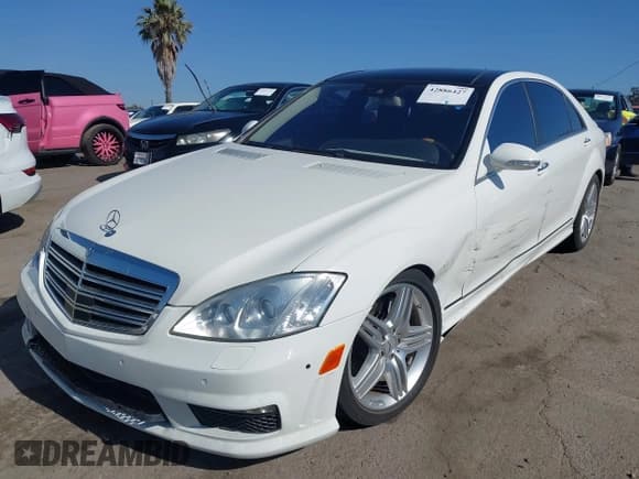 ✅ 2008 Mercedes-Benz S 550 • VIN: WDDNG71X78A224111 • Lot: 42886427. Wystawiony na IAAI z przebiegiem 49 151 mil. Bezpłatny archiwum sprzedaży aukcyjnych z USA i szczegółowy raport historii pojazdu na DreamBid. Zdjęcie 2.