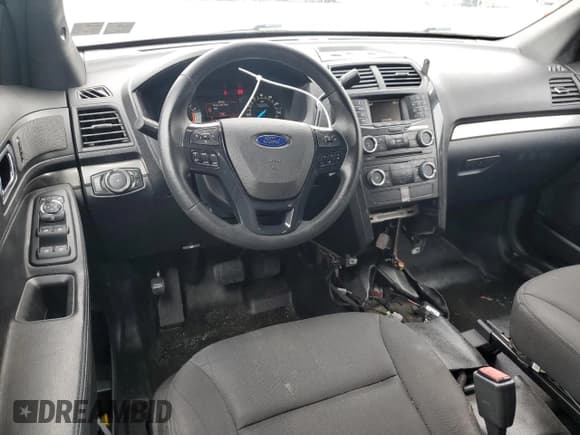 ✅ 2018 Ford Police Interceptor Utility • VIN: 1FM5K8AR6JGA58260 • Lot: 56111625. Wystawiony na Copart z przebiegiem 37 498 mil. Bezpłatny archiwum sprzedaży aukcyjnych z USA i szczegółowy raport historii pojazdu na DreamBid. Zdjęcie 8.