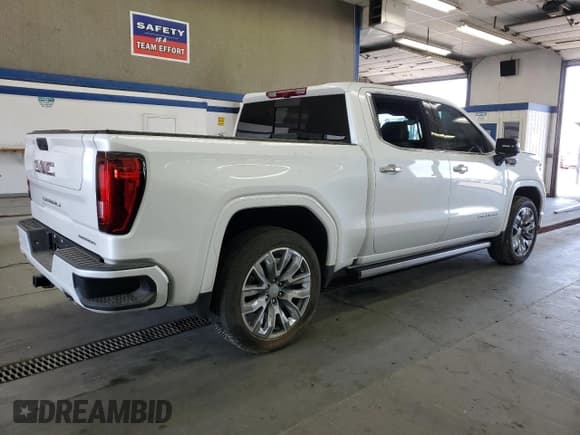 ✅ 2025 GMC Sierra 1500 Denali • VIN: 3GTUUGEL6SG159475 • Лот: 64856655. Опубликован ранее на Copart с пробегом Не указан. Бесплатный доступ к архиву аукционных продаж из США и подробный отчёт об истории автомобиля на DreamBid. Изображение 3.
