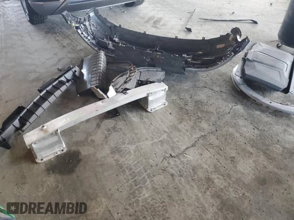 2022 Hyundai Ioniq 5 Limited with VIN KM8KR4AE0NU068942, listed as a Copart auction lot 83960345 with 28,343 mi miles and Salvage title. Bid and sale history available at DreamBid. Image 13.