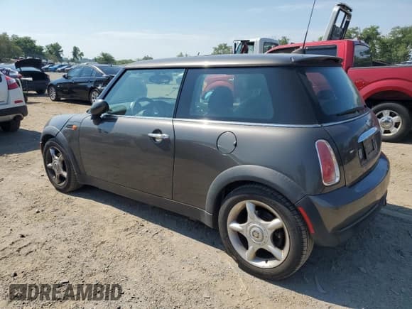 ✅ 2006 MINI Hardtop • VIN: WMWRC33596TK16599 • Lot: 87360405. Wystawiony na Copart z przebiegiem 68 986 mil. Bezpłatny archiwum sprzedaży aukcyjnych z USA i szczegółowy raport historii pojazdu na DreamBid. Zdjęcie 2.
