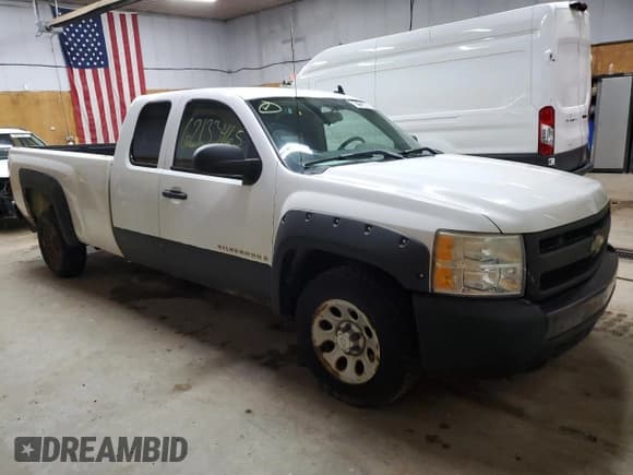 ✅ 2007 Chevrolet Silverado 1500 Work Truck • VIN: 1GCEC19J17E567555 • Lot: 62133465. Listed on Copart with 87,823 mi. Free auction sales archive from the USA and detailed vehicle history report at DreamBid. Image 4.