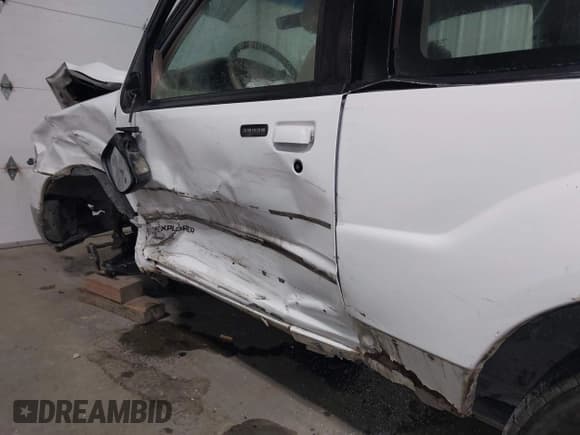 ✅ 2001 Ford Explorer Sport • VIN: 1FMYU70E01UA09377 • Lot: 41397156. Wystawiony na IAAI z przebiegiem 223 257 mil. Bezpłatny archiwum sprzedaży aukcyjnych z USA i szczegółowy raport historii pojazdu na DreamBid. Zdjęcie 16.