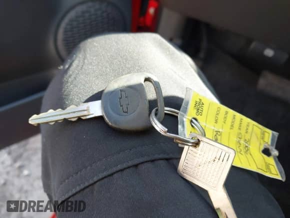 2006 Chevrolet Silverado 2500HD LT1 with VIN 1GCHK24U16E145209, listed as a IAAI auction lot 41925420 with 110,285 mi miles and . Bid and sale history available at DreamBid. Image 11.