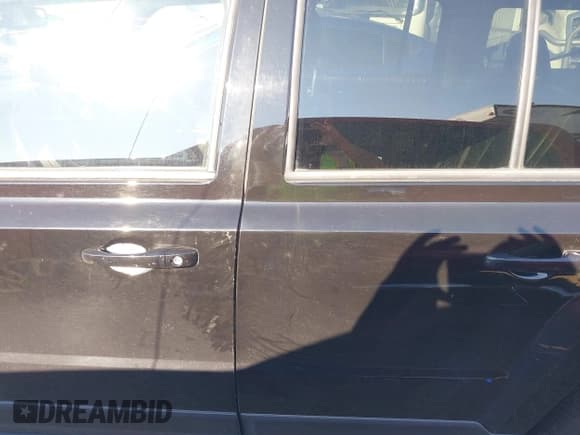 ✅ 2016 Jeep Patriot High Altitude • VIN: 1C4NJRFB1GD654685 • Lot: 43125067. Wystawiony na IAAI z przebiegiem 159 620 mil. Bezpłatny archiwum sprzedaży aukcyjnych z USA i szczegółowy raport historii pojazdu na DreamBid. Zdjęcie 13.