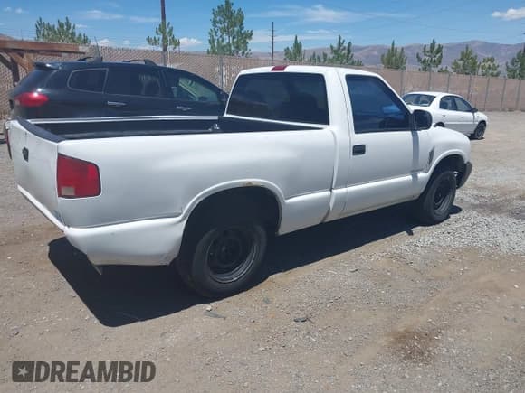 ✅ 1998 Isuzu Hombre S • VIN: 1GGCS1443W8664358 • Lot: 42660899. Listed on IAAI with 279,278 mi. Free auction sales archive from the USA and detailed vehicle history report at DreamBid. Image 4.