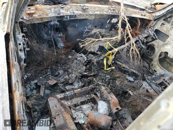 ✅ 2004 Chevrolet Silverado 1500 LS • VIN: 2GCEC13T641349733 • Лот: 46453255. Опубликован ранее на Copart с пробегом Не указан. Бесплатный доступ к архиву аукционных продаж из США и подробный отчёт об истории автомобиля на DreamBid. Изображение 8.