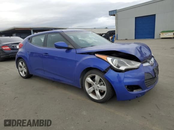 ✅ 2013 Hyundai Veloster w/Gray Int • VIN: KMHTC6AD4DU105823 • Lot: 81351404. Wystawiony na Copart z przebiegiem 117 897 mil. Bezpłatny archiwum sprzedaży aukcyjnych z USA i szczegółowy raport historii pojazdu na DreamBid. Zdjęcie 4.