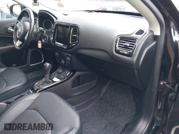 ✅ 2020 Jeep Compass Limited • VIN: 3C4NJDCB4LT246337 • Lot: 43676681. Listed on IAAI with 26,378 mi. Free auction sales archive from the USA and detailed vehicle history report at DreamBid. Image 5.