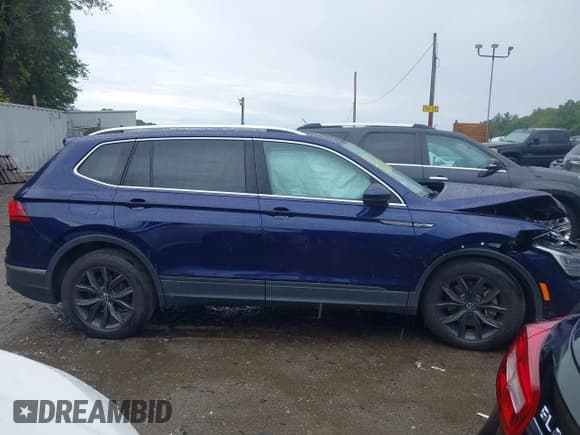 ✅ 2022 Volkswagen Tiguan SE • VIN: 3VV2B7AX3NM043163 • Lot: 43106844. Wystawiony na IAAI z przebiegiem 38 953 mil. Bezpłatny archiwum sprzedaży aukcyjnych z USA i szczegółowy raport historii pojazdu na DreamBid. Zdjęcie 13.