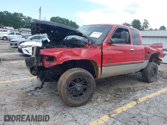 ✅ 2001 Dodge 2500 • VIN: 1B7KF23611J270496 • Lot: 43013031. Listed on IAAI with 341,060 mi. Free auction sales archive from the USA and detailed vehicle history report at DreamBid. Image 2.