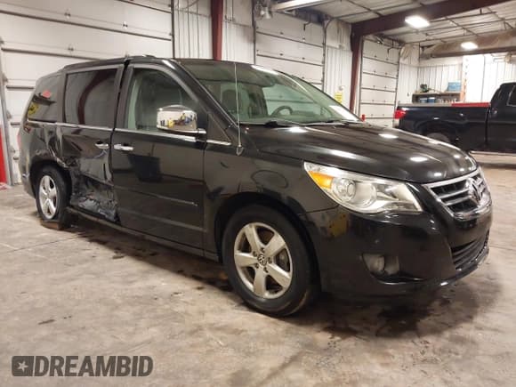 ✅ 2012 Volkswagen Routan • VIN: 2C4RVADG4CR164917 • Лот: 42652913. Опубликован ранее на IAAI с пробегом 175 726 миль. Бесплатный доступ к архиву аукционных продаж из США и подробный отчёт об истории автомобиля на DreamBid. Изображение 1.