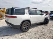 ✅ 2023 Rivian R1S Adventure • VIN: 7PDSGABA4PN026056 • Lot: 56892495. Wystawiony na Copart z przebiegiem Nie podano. Bezpłatny archiwum sprzedaży aukcyjnych z USA i szczegółowy raport historii pojazdu na DreamBid. Zdjęcie 3.