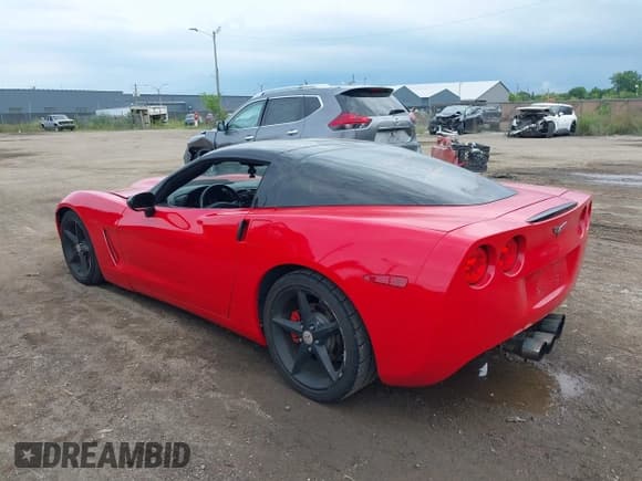 ✅ 2012 Chevrolet Corvette 1LT • VIN: 1G1YA2DW5C5108754 • Lot: 42830016. Listed on IAAI with 32,522 mi. Free auction sales archive from the USA and detailed vehicle history report at DreamBid. Image 3.