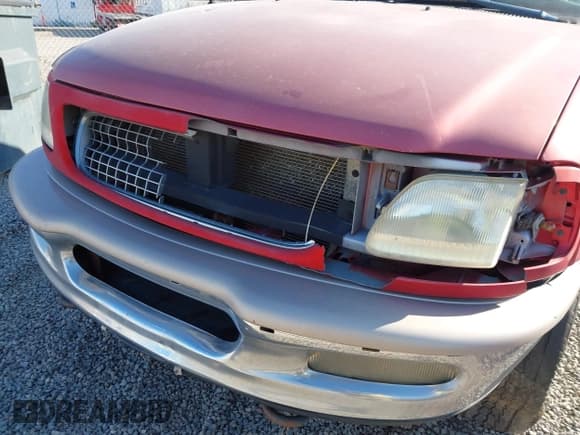 ✅ 1997 Ford Expedition XLT • VIN: 1FMFU18L8VLC38554 • Лот: 43289413. Опубликован ранее на IAAI с пробегом 284 571 миль. Бесплатный доступ к архиву аукционных продаж из США и подробный отчёт об истории автомобиля на DreamBid. Изображение 6.