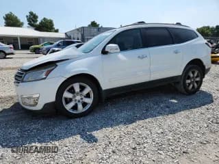 ✅ 2017 Chevrolet Traverse LT • VIN: 1GNKRGKD8HJ106734 • Lot: 72073775. Wystawiony na Copart z przebiegiem 106 230 mil. Bezpłatny archiwum sprzedaży aukcyjnych z USA i szczegółowy raport historii pojazdu na DreamBid. Zdjęcie 1.