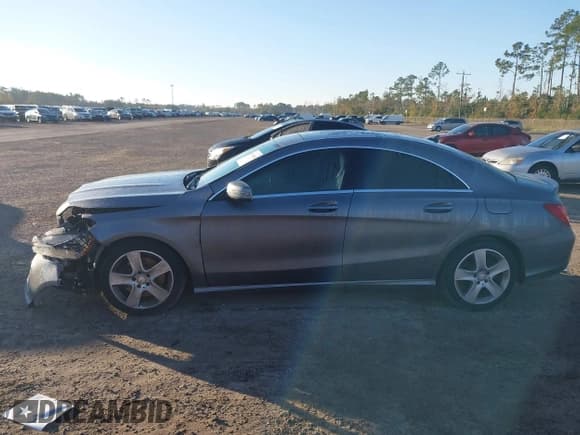 ✅ 2016 Mercedes-Benz CLA 250 • VIN: WDDSJ4EB8GN328051 • Lot: 43918493. Wystawiony na IAAI z przebiegiem 72 499 mil. Bezpłatny archiwum sprzedaży aukcyjnych z USA i szczegółowy raport historii pojazdu na DreamBid. Zdjęcie 14.