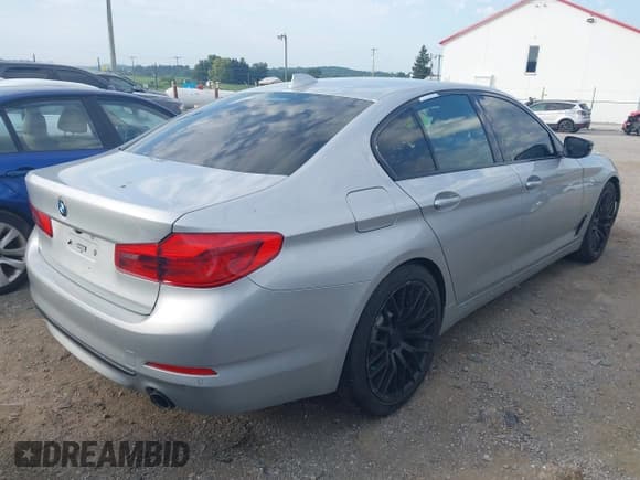 ✅ 2019 BMW 5 Series 530i xDrive • VIN: WBAJA7C55KG910400 • Lot: 42850313. Listed on IAAI with 50,566 mi. Free auction sales archive from the USA and detailed vehicle history report at DreamBid. Image 4.