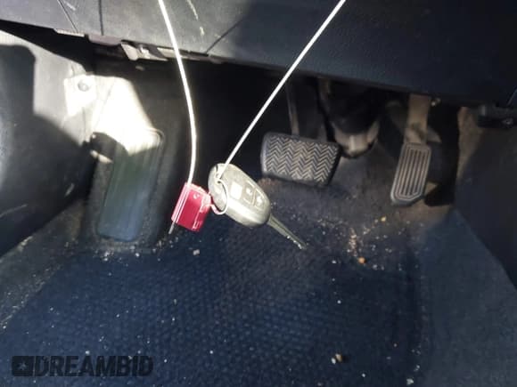 ✅ 2013 Toyota RAV4 XLE • VIN: 2T3WFREV8DW004851 • Lot: 43345205. Wystawiony na IAAI z przebiegiem 105 305 mil. Bezpłatny archiwum sprzedaży aukcyjnych z USA i szczegółowy raport historii pojazdu na DreamBid. Zdjęcie 11.