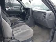 ✅ 2006 Chevrolet Silverado 2500HD LT3 • VIN: 1GCHK23U96F135779 • Lot: 43832475. Wystawiony na IAAI z przebiegiem Nie podano. Bezpłatny archiwum sprzedaży aukcyjnych z USA i szczegółowy raport historii pojazdu na DreamBid. Zdjęcie 5.