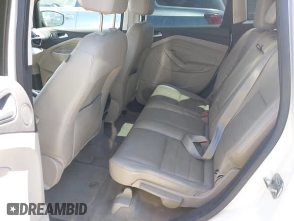 ✅ 2013 Ford C-Max SEL • VIN: 1FADP5CU7DL521834 • Lot: 42360301. Wystawiony na IAAI z przebiegiem 176 186 mil. Bezpłatny archiwum sprzedaży aukcyjnych z USA i szczegółowy raport historii pojazdu na DreamBid. Zdjęcie 8.