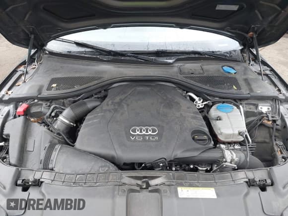 ✅ 2015 Audi A7 Premium Plus • VIN: WAUWMAFC4FN034666 • Lot: 41708296. Wystawiony na IAAI z przebiegiem 101 744 mil. Bezpłatny archiwum sprzedaży aukcyjnych z USA i szczegółowy raport historii pojazdu na DreamBid. Zdjęcie 10.