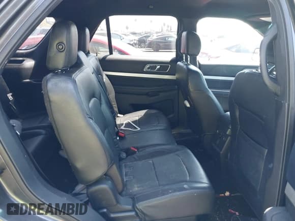 ✅ 2016 Ford Explorer XLT • VIN: 1FM5K7D82GGC12971 • Lot: 43093958. Wystawiony na IAAI z przebiegiem 152 327 mil. Bezpłatny archiwum sprzedaży aukcyjnych z USA i szczegółowy raport historii pojazdu na DreamBid. Zdjęcie 8.