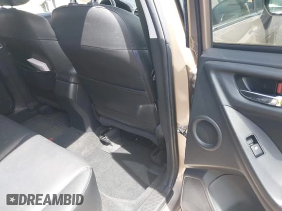 ✅ 2016 Subaru Forester Touring • VIN: JF2SJAVC1GH404811 • Lot: 42093338. Listed on IAAI with 44,635 mi. Free auction sales archive from the USA and detailed vehicle history report at DreamBid. Image 8.