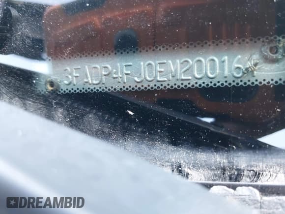 ✅ 2014 Ford Fiesta Titanium • VIN: 3FADP4FJ0EM200164 • Lot: 43450345. Wystawiony na IAAI z przebiegiem 107 553 mil. Bezpłatny archiwum sprzedaży aukcyjnych z USA i szczegółowy raport historii pojazdu na DreamBid. Zdjęcie 9.