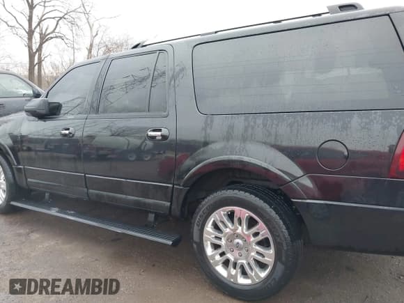 ✅ 2011 Ford Expedition Max Limited • VIN: 1FMJK2A54BEF33457 • Lot: 41864686. Listed on IAAI with 186,278 mi. Free auction sales archive from the USA and detailed vehicle history report at DreamBid. Image 14.