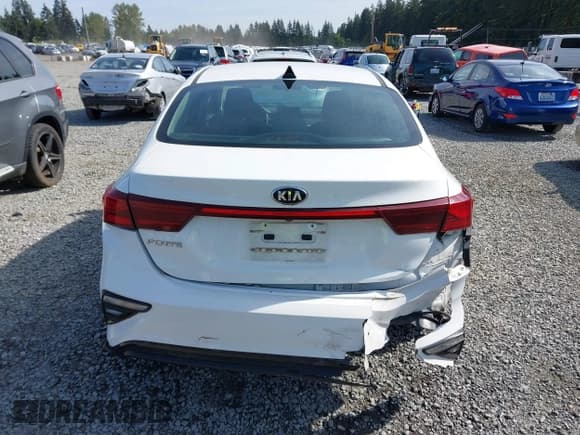 ✅ 2019 Kia Forte LXS • VIN: 3KPF24AD7KE114424 • Lot: 42324030. Listed on IAAI with 75,027 mi. Free auction sales archive from the USA and detailed vehicle history report at DreamBid. Image 16.