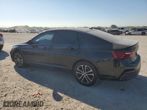 ✅ 2022 Volkswagen Jetta Sport • VIN: 3VWAM7BU6NM019431 • Lot: 72572344. Wystawiony na Copart z przebiegiem 47 215 mil. Bezpłatny archiwum sprzedaży aukcyjnych z USA i szczegółowy raport historii pojazdu na DreamBid. Zdjęcie 2.