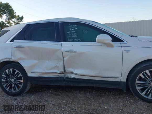 ✅ 2017 Cadillac XT5 Premium Luxury FWD • VIN: 1GYKNCRS4HZ109613 • Lot: 43300863. Listed on IAAI with 132,222 mi. Free auction sales archive from the USA and detailed vehicle history report at DreamBid. Image 13.