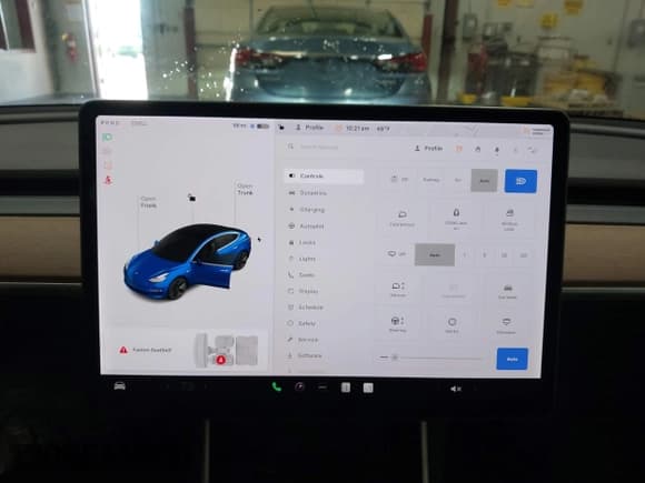 ✅ 2018 Tesla Model 3 Long Range Battery • VIN: 5YJ3E1EB2JF090155 • Lot: 43514484. Wystawiony na IAAI z przebiegiem 28 353 mil. Bezpłatny archiwum sprzedaży aukcyjnych z USA i szczegółowy raport historii pojazdu na DreamBid. Zdjęcie 18.