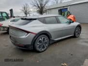 ✅ 2023 Kia EV6 Wind • VIN: KNDC34LA7P5612368 • Lot: 94374205. Wystawiony na Copart z przebiegiem 73 998 mil. Bezpłatny archiwum sprzedaży aukcyjnych z USA i szczegółowy raport historii pojazdu na DreamBid. Zdjęcie 3.