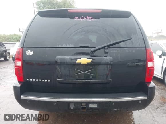 ✅ 2014 Chevrolet Suburban LTZ • VIN: 1GNSKKE76ER175531 • Lot: 43047854. Wystawiony na IAAI z przebiegiem 264 319 mil. Bezpłatny archiwum sprzedaży aukcyjnych z USA i szczegółowy raport historii pojazdu na DreamBid. Zdjęcie 16.