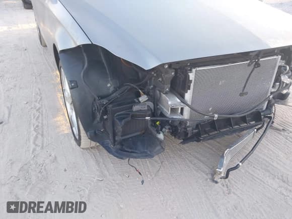 ✅ 2013 Mercedes-Benz CLS 550 • VIN: WDDLJ7DB7DA072530 • Lot: 42065879. Wystawiony na IAAI z przebiegiem 123 254 mil. Bezpłatny archiwum sprzedaży aukcyjnych z USA i szczegółowy raport historii pojazdu na DreamBid. Zdjęcie 17.