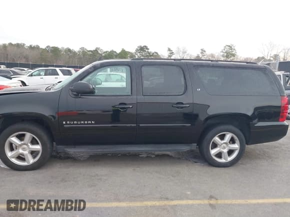 ✅ 2008 Chevrolet Suburban LTZ • VIN: 1GNFC16048J195872 • Лот: 41389825. Опубликован ранее на IAAI с пробегом 207 421 миль. Бесплатный доступ к архиву аукционных продаж из США и подробный отчёт об истории автомобиля на DreamBid. Изображение 15.