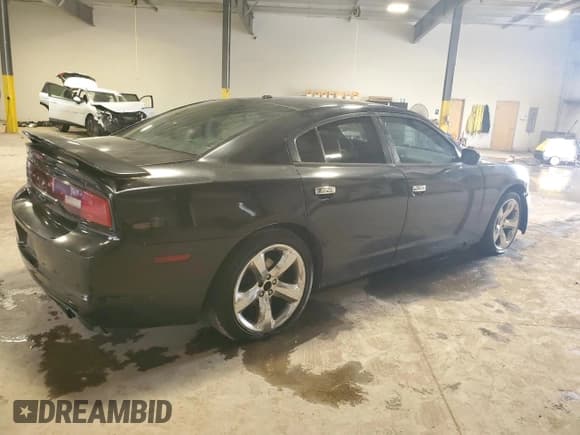 ✅ 2011 Dodge Charger Rallye • VIN: 2B3CL3CGXBH500438 • Lot: 65832495. Wystawiony na Copart z przebiegiem 177 000 mil. Bezpłatny archiwum sprzedaży aukcyjnych z USA i szczegółowy raport historii pojazdu na DreamBid. Zdjęcie 3.