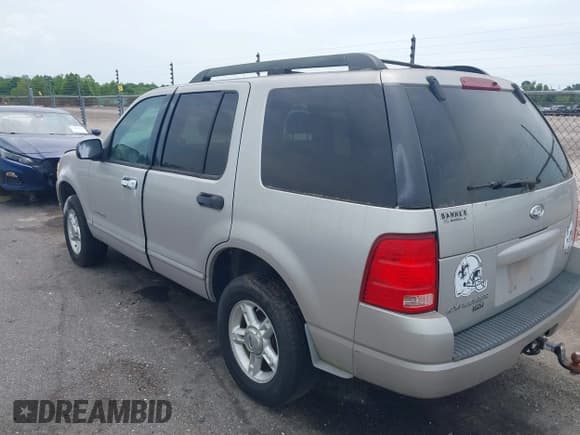 ✅ 2005 Ford Explorer XLT • VIN: 1FMZU63K15UA09278 • Lot: 42797948. Wystawiony na IAAI z przebiegiem Nie podano. Bezpłatny archiwum sprzedaży aukcyjnych z USA i szczegółowy raport historii pojazdu na DreamBid. Zdjęcie 3.
