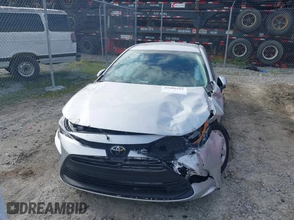 ✅ 2025 Toyota Corolla LE • VIN: 5YFB4MDE6SP347822 • Lot: 43109315. Wystawiony na IAAI z przebiegiem 9 139 mil. Bezpłatny archiwum sprzedaży aukcyjnych z USA i szczegółowy raport historii pojazdu na DreamBid. Zdjęcie 13.