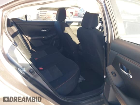 ✅ 2025 Nissan Sentra SR • VIN: 3N1AB8DV0SY311748 • Lot: 43880317. Listed on IAAI with 21,613 mi. Free auction sales archive from the USA and detailed vehicle history report at DreamBid. Image 8.