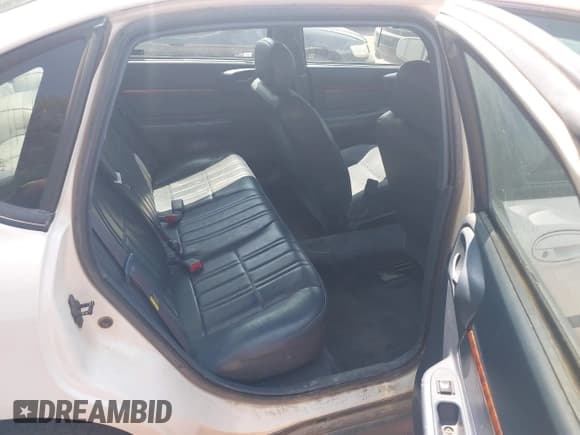 ✅ 2002 Chevrolet Impala • VIN: 2G1WF55K829226918 • Lot: 39909938. Wystawiony na IAAI z przebiegiem 133 195 mil. Bezpłatny archiwum sprzedaży aukcyjnych z USA i szczegółowy raport historii pojazdu na DreamBid. Zdjęcie 8.