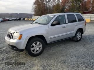 ✅ 2010 Jeep Grand Cherokee Laredo • VIN: 1J4PR4GK3AC140105 • Lot: 93953305. Wystawiony na Copart z przebiegiem 218 810 mil. Bezpłatny archiwum sprzedaży aukcyjnych z USA i szczegółowy raport historii pojazdu na DreamBid. Zdjęcie 1.