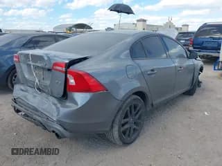✅ 2017 Volvo S60 Dynamic • VIN: YV126MFL7H2420929 • Lot: 43292833. Wystawiony na IAAI z przebiegiem 107 144 mil. Bezpłatny archiwum sprzedaży aukcyjnych z USA i szczegółowy raport historii pojazdu na DreamBid. Zdjęcie 4.