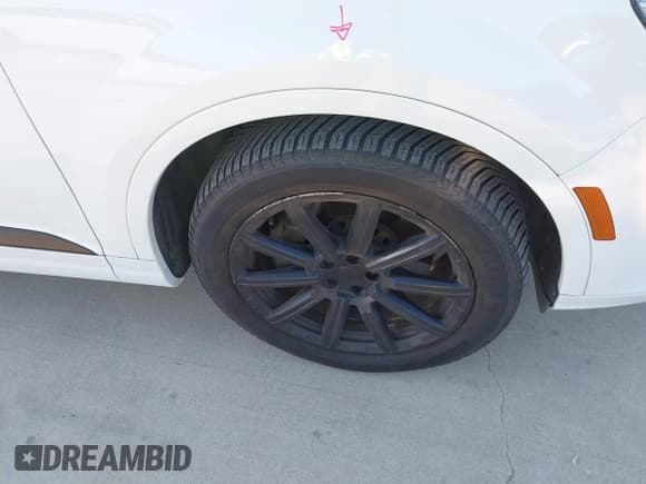 ✅ 2019 Audi Q7 Premium Plus • VIN: WA1LAAF75KD040794 • Lot: 43454080. Wystawiony na IAAI z przebiegiem 76 595 mil. Bezpłatny archiwum sprzedaży aukcyjnych z USA i szczegółowy raport historii pojazdu na DreamBid. Zdjęcie 6.