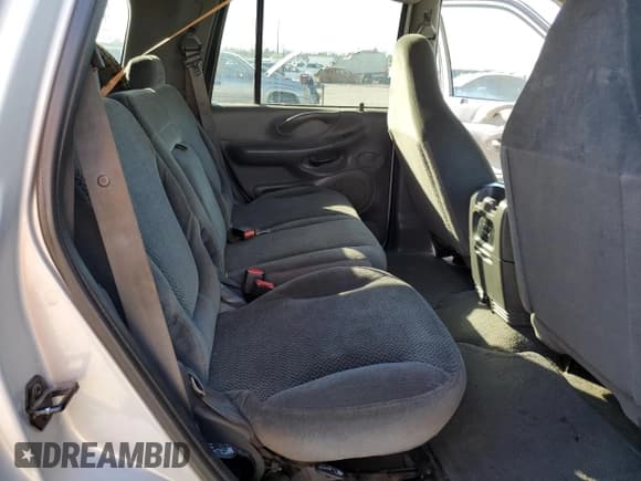 ✅ 2001 Ford Expedition XLT • VIN: 1FMFU16L01LA17849 • Lot: 90644065. Listed on Copart with Not provided. Free auction sales archive from the USA and detailed vehicle history report at DreamBid. Image 11.