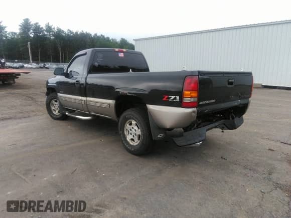 2002 Chevrolet Silverado 1500 LS with VIN 1GCEK14T72Z273185, listed as a IAAI auction lot 34055338 with 123,301 mi miles and . Bid and sale history available at DreamBid. Image 3.